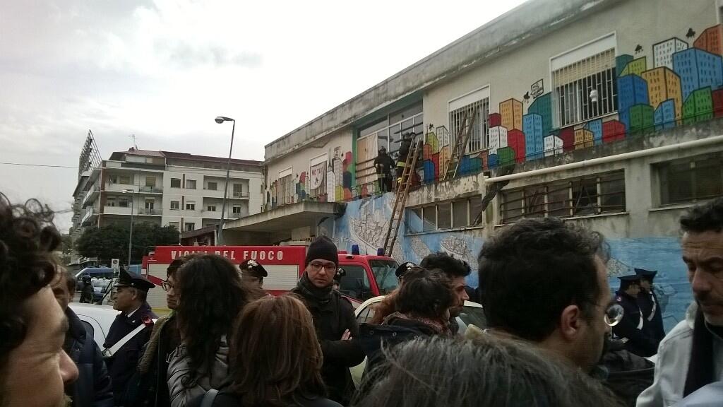 MESSINA – SOLIDARIETA’ AL TEATRO PINELLI SOTTO SGOMBERO